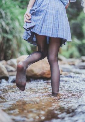 国产足踩女主踩踏踢裆视频_BD高清免费观看